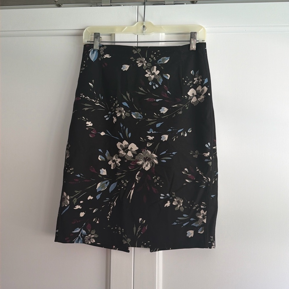 White House black market pencil skirt sz 2